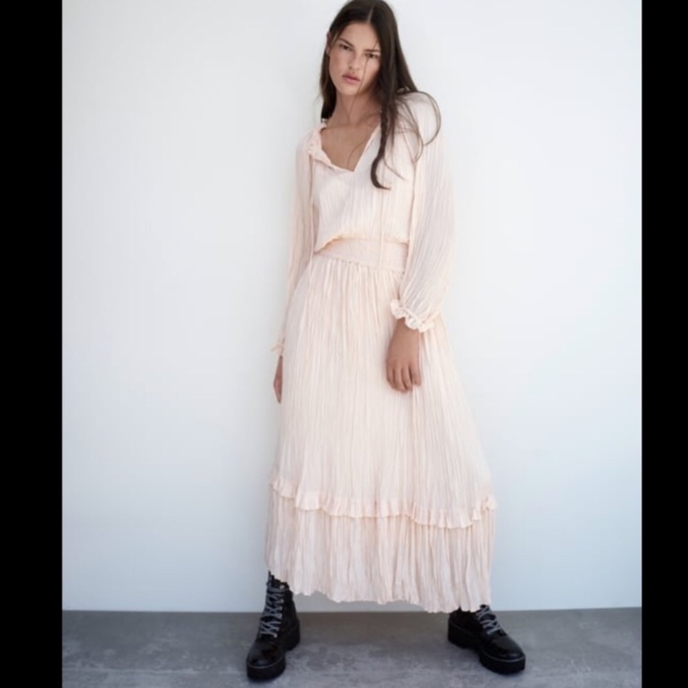 Zara Women’s Pleated Voluminous Maxi Pink Dress